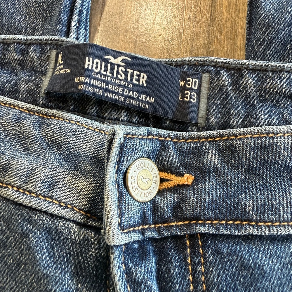 Hollister Men's Relaxed Blue Jeans